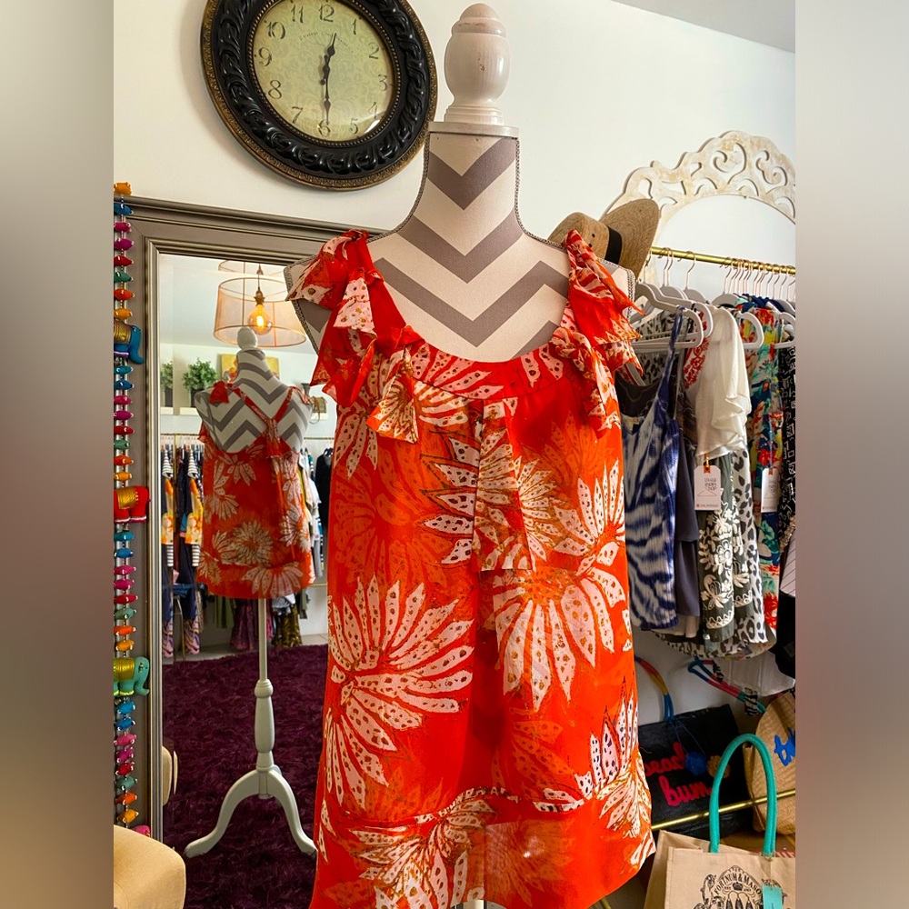 DIANE VON FURSTENBERG 💯 Silk Top😍